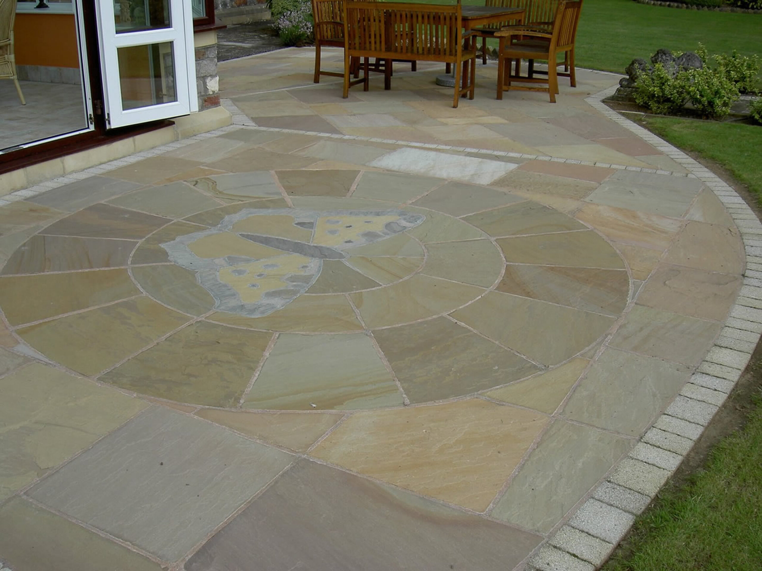 Garden Patio & Paving (30) PA Sloan Garden Patio & Paving – garden, patio, paving, fencing and pergolas - Burnham on Sea, Cheddar, Weston super Mare, Clevedon, Nailsea and surrounding villages, North Somerset near Bristol